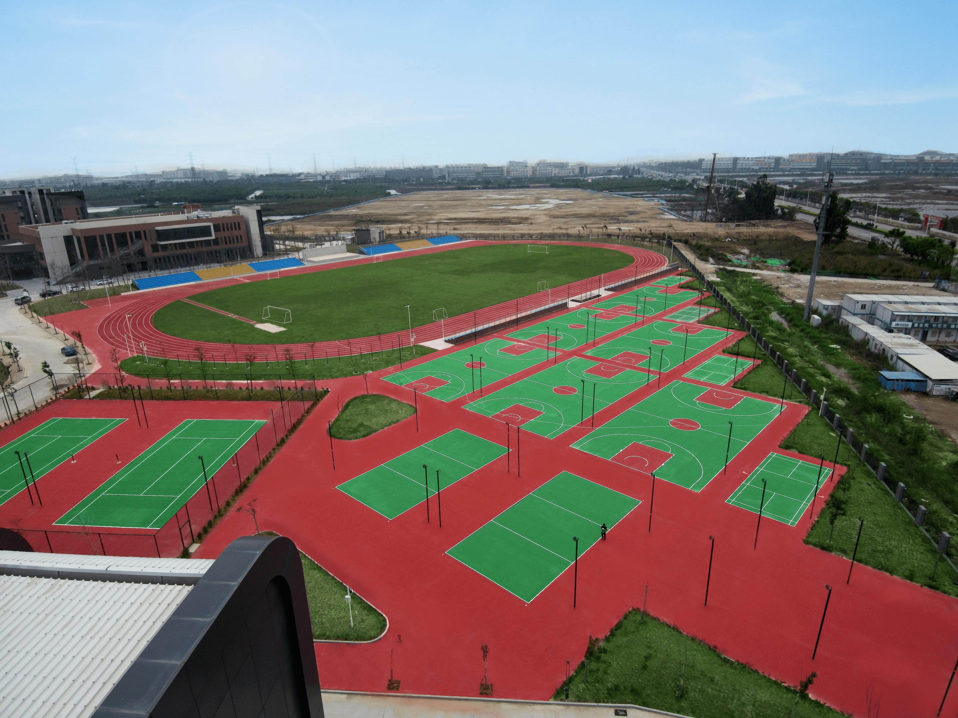 内蒙古呼伦贝尔学院球场